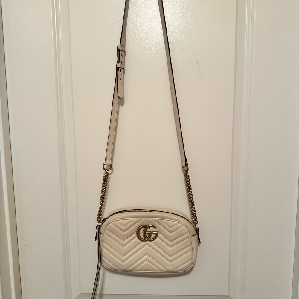 Gucci Marmont Camera Bag - Picture 3 of 9